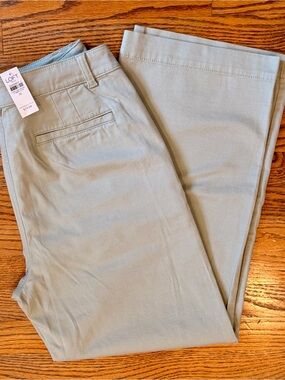 LOFT Ladies Sage Green Cropped Chino Pants